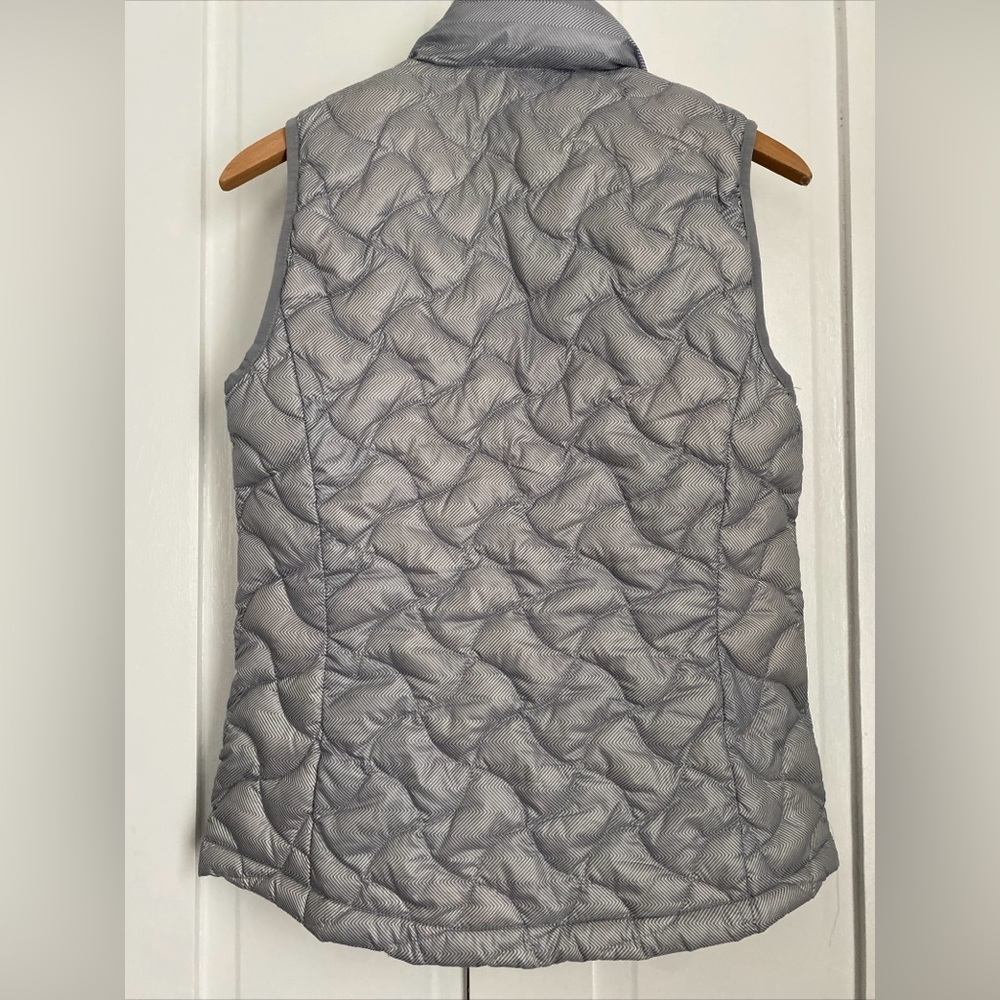 Gerry Women’s Small Gray Quilted Puffer Vest Lightweight Zip Up - Picture 4 of 6